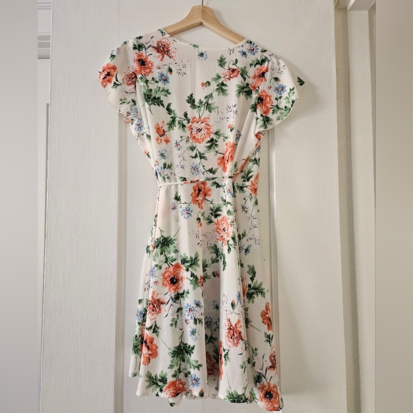 White Floral Wrap Dress Small - Picture 2 of 4